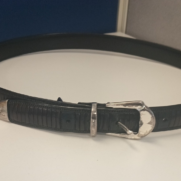 Mezlan Other - Mezlan Black Leather Belt Bag with Silver Buckle